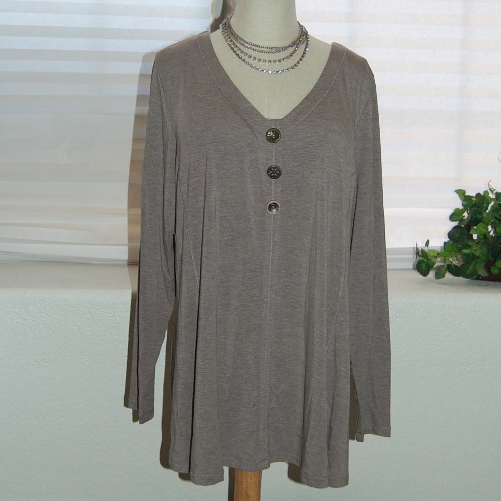 NWT Soft Surroundings Beige Grey Long Sleeve Top